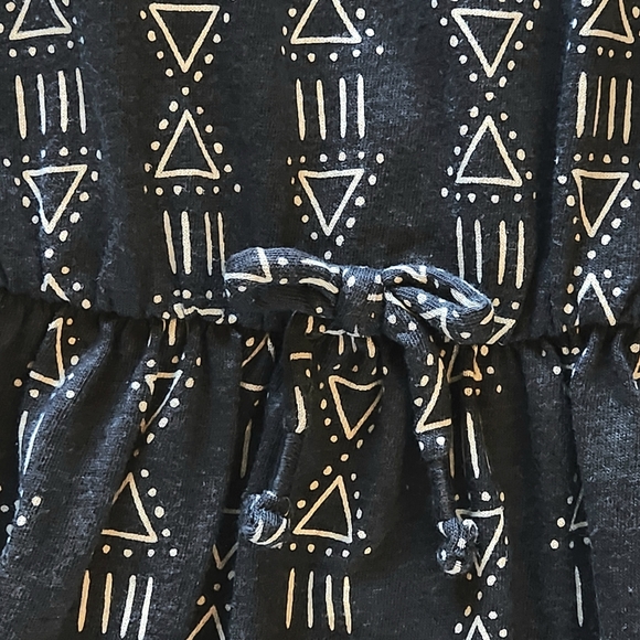 Cat & Jack sharkbite hem dress Size 10/12 Grey geometric patten - Picture 3 of 10